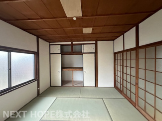 【和室】 | 尼崎市金楽寺町２丁目　オーナーチェンジ物件 | ２階和室８帖です♪大きな押入れも有り、たくさんの収納ができます！！※只今賃貸中です。賃貸前の画像です。