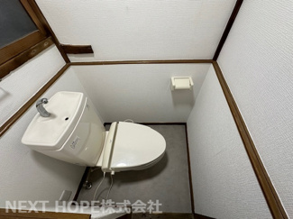 【トイレ】 | 尼崎市金楽寺町２丁目　オーナーチェンジ物件 | トイレです♪※只今賃貸中です。賃貸前の画像です。