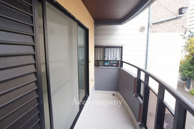 【バルコニー】 | 東大阪市荒川3丁目 | リビングに面した2階の東側バルコニー☆3階にも同形状のバルコニーがあります☆2階のバルコニーは水栓付きです☆