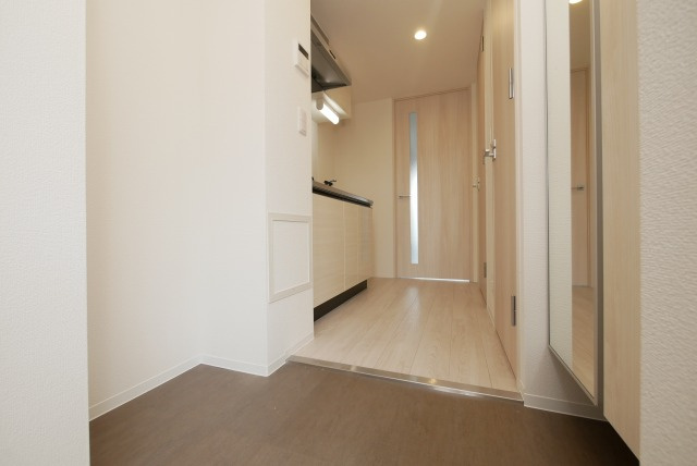 クレアグレイス岸里の玄関