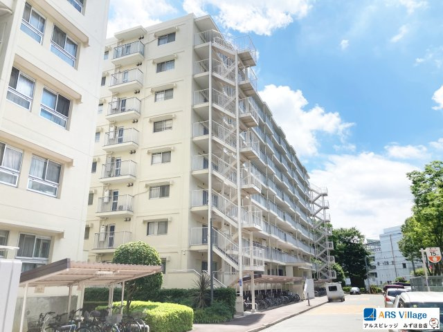 志木ニュータウン南の森壱番街15号棟の外観