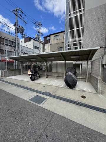 エステムコート神戸ハーバーランド前Ⅵピクシスの駐車場