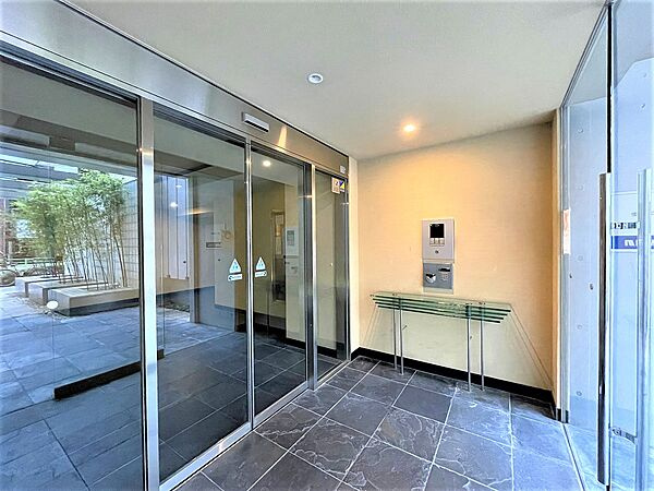 ステージグランデ　新川のエントランス