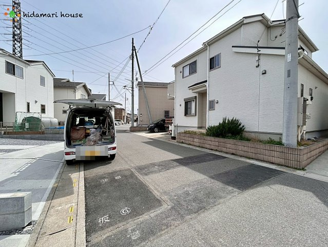 北本市下石戸下4期　新築戸建　グラファーレ01の前面道路含む現地写真