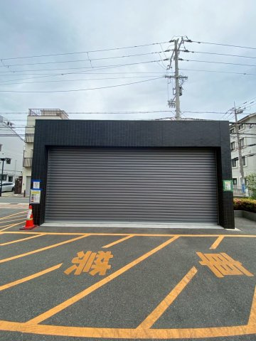 エステムコート神戸グランスタイルの駐車場