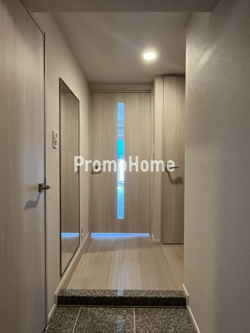 サンライズ茅場町の玄関