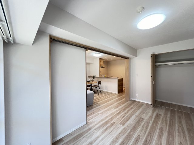 朝日プラザ八木東の寝室|寝室にピッタリな洋室6.4帖