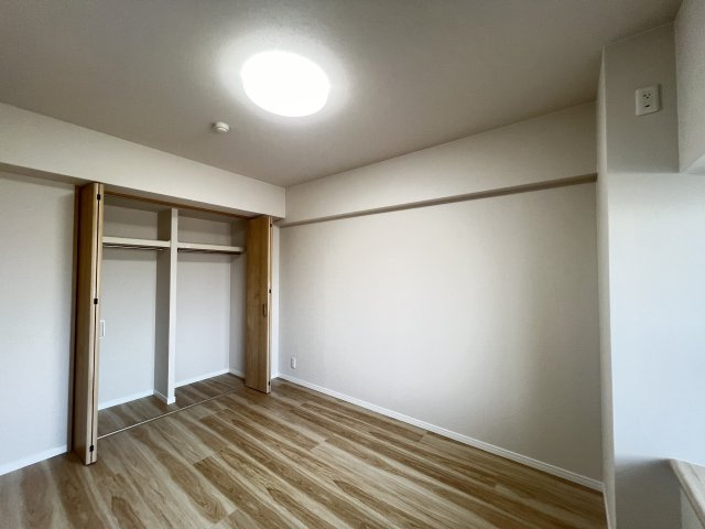 朝日プラザ八木東の子供部屋|洋室6帖　子供部屋にピッタリ