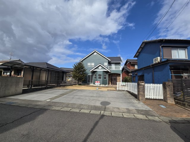 川島松倉の前面道路含む現地写真