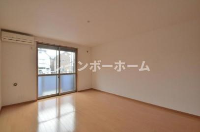 リヴェール市川C棟の居間・リビング