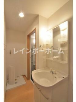 リヴェール市川C棟の洗面所