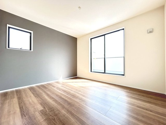 リーブルガーデン　一宮市北今　全1区画分譲の寝室|すべての居室にはたっぷり収納できる大型のクローゼット、各室に２４時間換気システムを設置しています。
排気ファンから低風量で24時間強制排気し、家の中の空気をいつも新鮮に保ちます。
