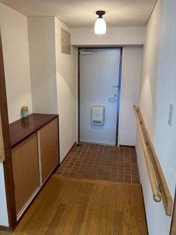 労住協第11ビル京町マンションの玄関