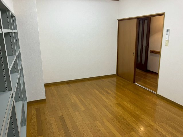労住協第11ビル京町マンションの洋室