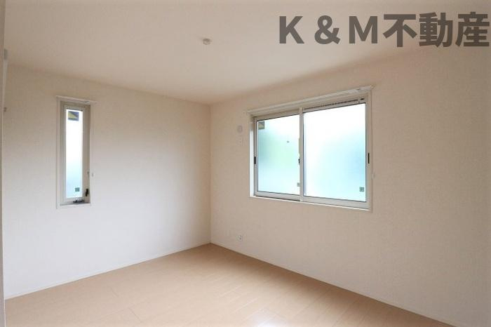 フラッツ酒井根　Ⅰ号棟の居間・リビング|※同タイプのお部屋の写真です