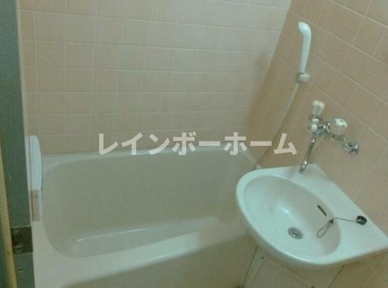 アグレ本八幡の浴室