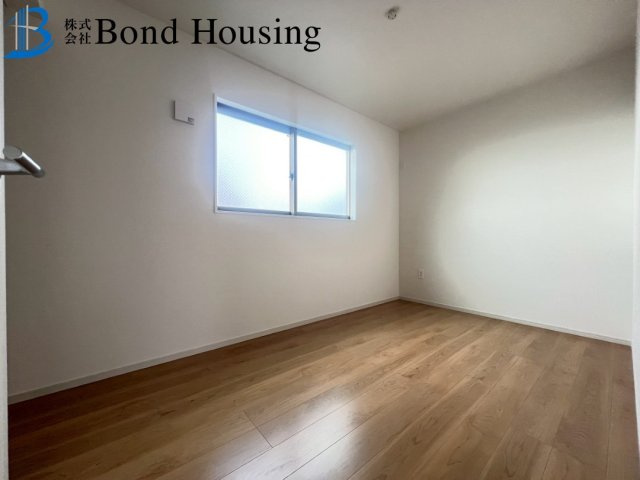 「明石駅徒歩12分」「駐車3台可」材木町　限定1棟の洋室