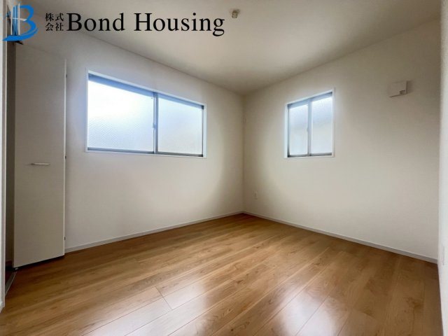 「明石駅徒歩12分」「駐車3台可」材木町　限定1棟の洋室