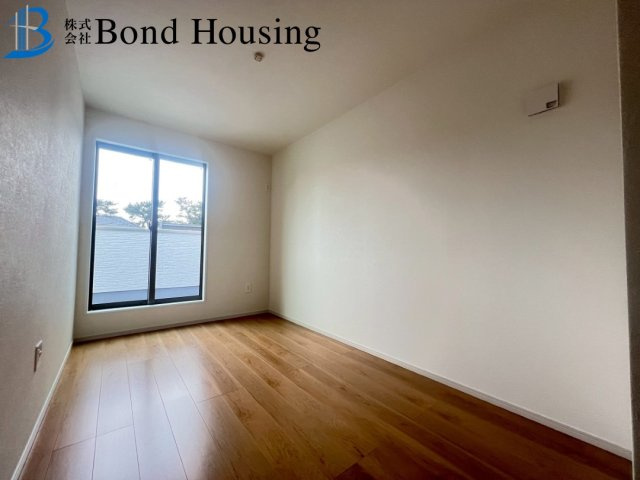 「明石駅徒歩12分」「駐車3台可」材木町　限定1棟の洋室