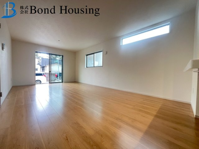 「明石駅徒歩12分」「駐車3台可」材木町　限定1棟の居間・リビング