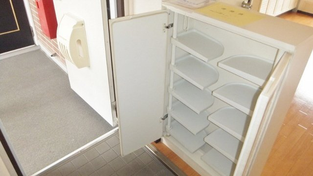グラーツ西治の玄関|下駄箱完備
