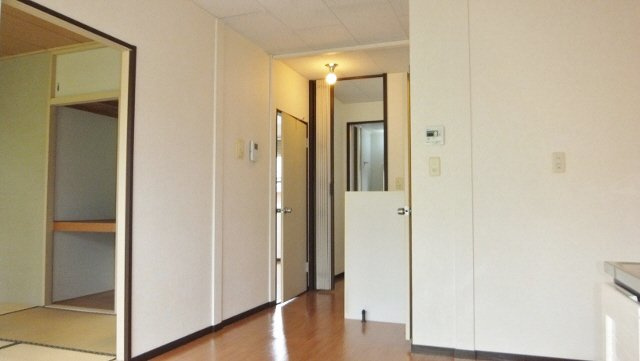 グラーツ西治の居間・リビング|エアコン２基付き☆