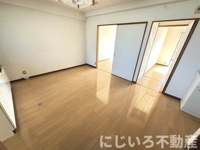T＆Sマスダビルの居間・リビング