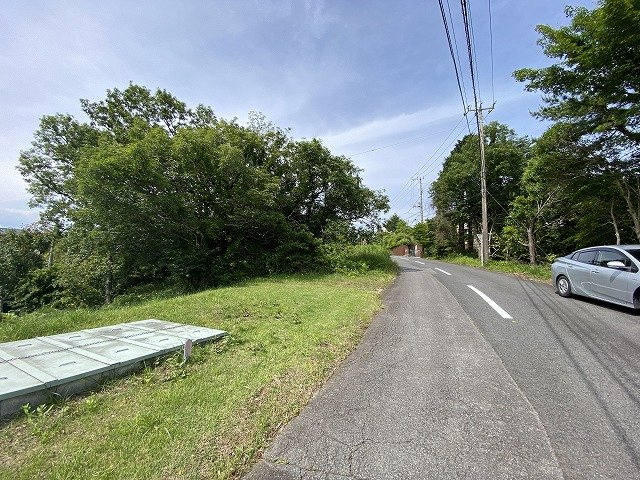 伊豆の国市　富士見ニュータウンの前面道路含む現地写真