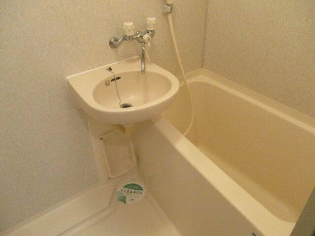 スカイコート池袋東口の浴室