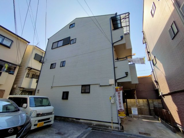 鶴見区諸口１丁目中古戸建の外観|ベビーカーも余裕のシューズクローク｜乾太くん・食洗機など設備充実！