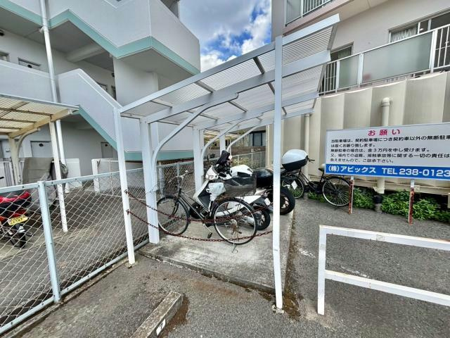ファーストイン英賀保駅前の駐車場