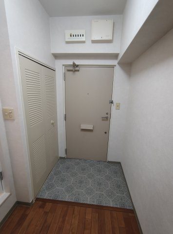 元町アーバンライフの玄関