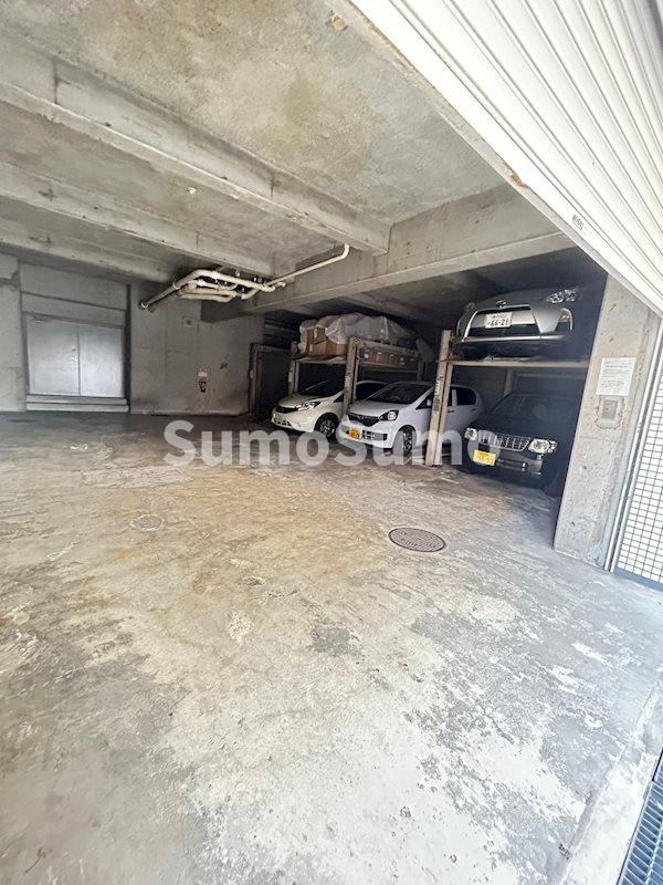 元町アーバンライフの駐車場