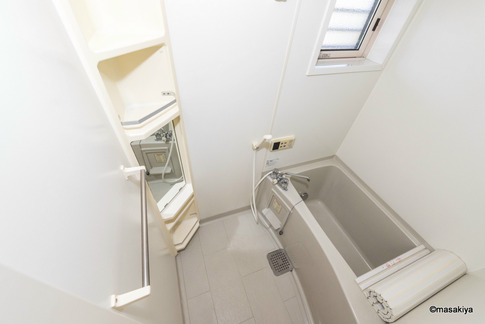 メゾン・ド・ブランの浴室|お風呂　追い焚き付きです。