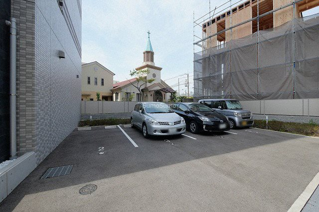 エスリード大阪ドームCERCAの駐車場