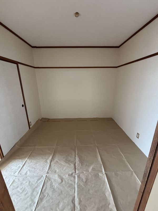 福岡市東区松崎２丁目のアパートのエントランス