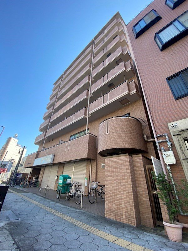 エミネスアークのエントランス|ゆとりのあるエントランスです