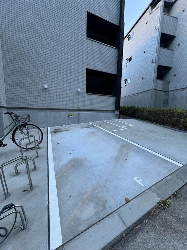 エヌエムサンカンテキャトフE棟の外観