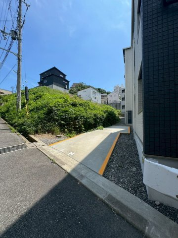 エヌエムサンカンテキャトフE棟の外観