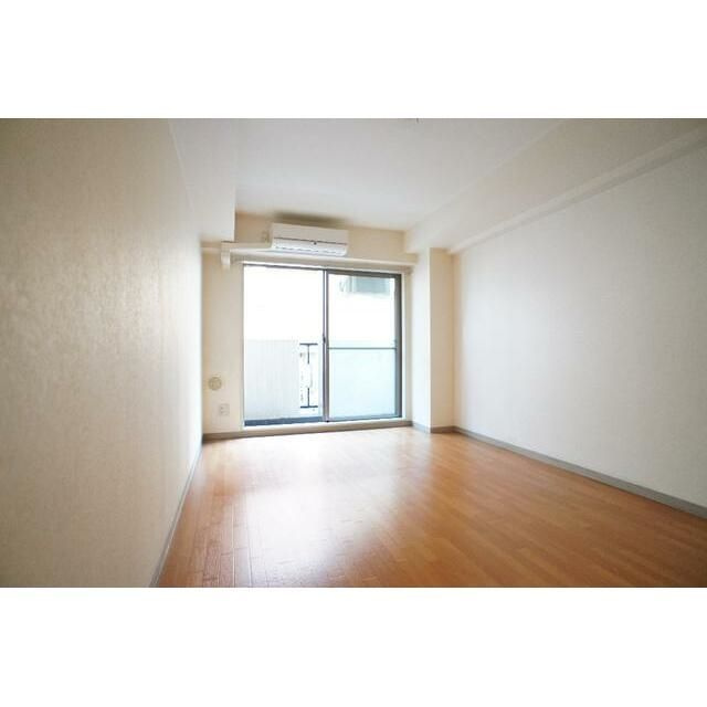 シャトー梅ヶ丘の洋室