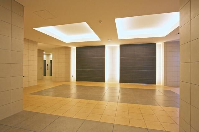 プルス上十条のエントランス