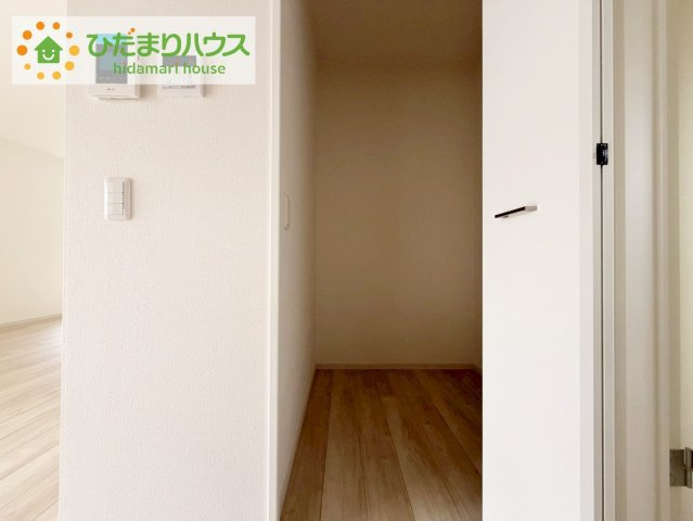 ひたちなか市足崎2期　新築戸建の収納|小物類から掃除機やシーズンオフの暖房器具といった大きいものまで1か所に収納できる、機能的な大容量クローゼット付き(^^♪