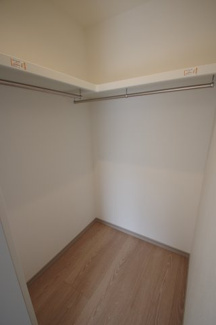 【内観：施工例】 | 【仲介手数料無料！！】府中市南町3丁目　新築戸建て（全2棟）NO.1棟　5980万円 | WIC（ウォークインクローゼット）