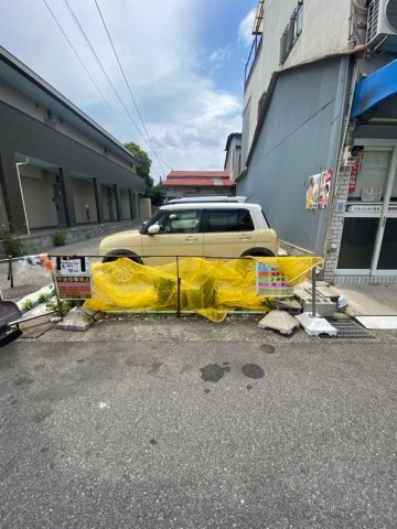 オーサムハウス長田の駐車場