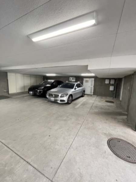 カサベラ岡本の駐車場