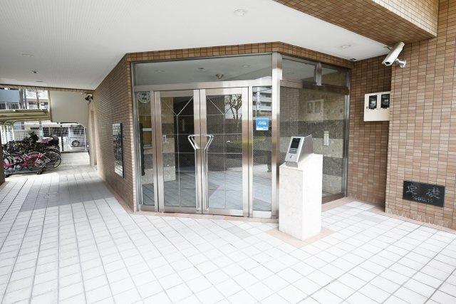 アンビエント江坂のエントランス|現地（2026年1月）撮影