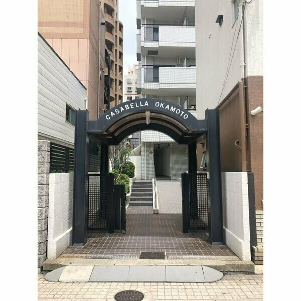 カサベラ岡本のエントランス