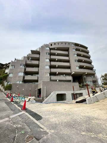 グランドゥール逆瀬川 の外観