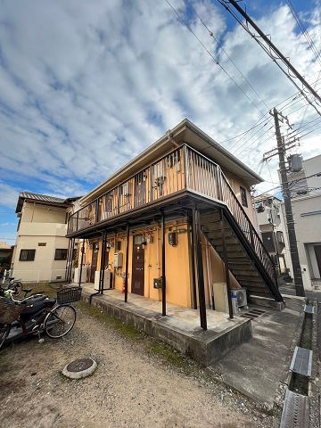 エレガンスハイツ武庫川の外観