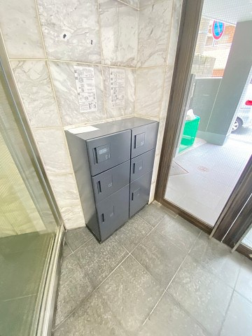 グランドコートの外観|便利な宅配ボックス完備♪